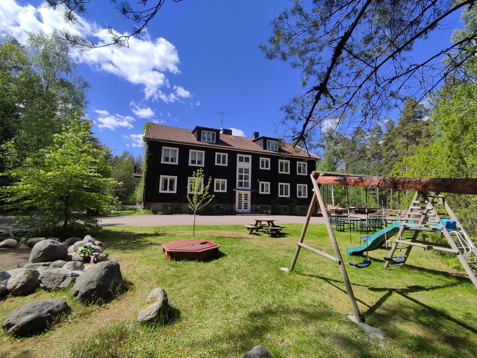 Villa Karlloesa - Bed And Breakfast Målilla Eksteriør billede